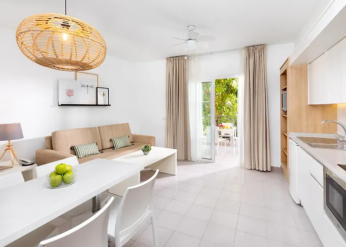 Отель Olivos 3*